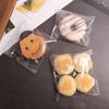 Venta Directa de Fábrica Bolsa Autoadhesiva Blanca de Lunares Esmerilada Bolsa para Empaque de Turrón y Galletas Bolsa con Cierre Hermético para Dulces de Copo de Nieve y Pasteles en Stock