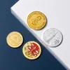 Moedas Commemorativas Personalizadas, Moedas de Ouro e Prata com Arquitetura de Cidade Estilo Chinês, Moedas Colecionáveis Turísticas, Mascotes de Desenho Animado da Copa do Mundo