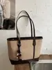 Bolso de mujer grande de estilo retro simple, nuevo modelo de otoño 2025, bolso de hombro elegante y con textura para ir al trabajo