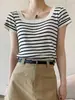 Camiseta listrada de manga curta geladinha para mulheres, gola quadrada, base de tricô, top curto de verão slim fit para mulheres, novo