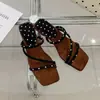 Sandalias de cuña de tira fina, de una sola tira para mujer, para uso exterior en verano, nuevo modelo 2026, cómodas para los pies, tacón alto elegante, sandalias deslumbrantes