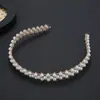 Faixa de cabeça de pérola da moda europeia e americana faixa de cabeça feminina faixa de cabeça de pérola feita à mão faixa de cabeça estreita de metal conjunto acessórios de cabelo atacado