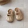 Nuevas sandalias de verano para niña sin cordones, sandalias cerradas estilo princesa para niños, sandalias de exterior de moda con suela blanda para niñas
