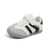 Tênis Infantil Forrest Gump Primavera e Outono 2026 Tênis para Meninos Calçados Casuais Board para Bebês Sapatos Escolares para Meninas Sapatos Brancos para Meninas