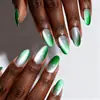 Unhas postiças estilo Ins com gradiente verde floresta e formato gatinho, adesivos de unha verde aurora retrô, novas unhas postiças 2026