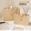 Bolsa Tote de Feltro Urso Celebratório Novo Estilo da Internet Bolsa Tote Simples Fofa Desenho Animado Bolsa de Mão Grande Capacidade Cor Sólida Bolsa de Compras