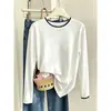 Camiseta casual de manga larga para mujer con diseño de hombros en color contrastante, hecha de algodón puro, perfecta como capa interior para el otoño de 2026, con efecto adelgazante y diseño de bloques de color
