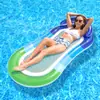 Boia Inflável em Blocos de Cor Arco-Íris com Rede para Adultos, Rede Flutuante para Piscina, Prancha Flutuante de PVC para Lazer na Água, Em Estoque
