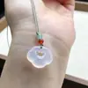 Collar DIY colgante de paz de calcedonia translúcida con forma de lichi natural y ágata blanca colgante de jade varios colgantes pequeños al por mayor