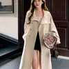 Elegante gabardina blanca para mujer, nuevo modelo primavera/otoño 2026, extremadamente elegante, con cuello de solapa, abrigo de longitud media para figuras petite