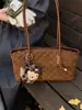 Bolsa Tote Grande Acolchoada de Ombro para Mulheres 2025 Nova de Alta Qualidade Leve Bolsa de Axila Yangshulin Tendência