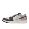 Zapatillas transfronterizas AJ1 puras originales de Putian, zapatillas de baloncesto de caña baja para hombre y mujer, diseño de panda blanco y negro, patrón de rayo, estilo de pareja, Jordan 1 con el icónico logo "swoosh"