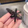 Grampo de Cabelo para Mulheres com Laço, Presilha Única com Diamantes e Pérolas, Elegante e Simples Clipe Lateral para Franja, Acessório de Cabelo com Strass em Formato de Coração
