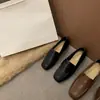 Primer Encuentro: Mocasines estilo británico con detalles de hebilla, nueva colección otoño 2026, zapatos slip-on de punta cuadrada