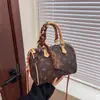 Bolso Cruzado Boston Tipo Almohada para Mujer 2026 Gama Alta Nuevo Estilo Otoño Invierno Moda Monograma Bolso de Mano Bolso de Hombro