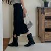 Algunos de los Nuevos Diseños de Moda Estilo Coreano para la Primavera 2026 Ya Están Disponibles, Presentando un Look Único y Elegante con Faldas Irregulares de Cordones
