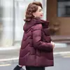 Jaqueta de Algodão de Inverno para Mãe com Mais de 60 Anos, com Forro de Lã e Estilo Engrossado, Novo Estilo de Inverno 2026, Casaco Grosso de Algodão para Mulheres de Meia-Idade e Idosas