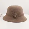 Sombrero de pescador de fieltro de lana 100% coreano con flor para mujer, estilo retro, color liso, moda elegante de alta gama, para madre, Otoño Invierno