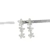 Brincos Minimalistas Vazados em Forma de Flor Estilo Coreano Agulha de Prata, Moda de Nicho, Brincos Elegantes com Sensação de Luxo Leve e Alto Padrão, Acessórios de Orelha Únicos