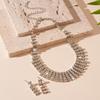 Conjunto de 2 piezas de pendientes con borlas rectangulares con incrustaciones de diamantes europeos y americanos, collar ligero de lujo de alta clase con temperamento de nicho y clavícula para mujer