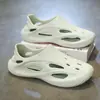 Sandálias Croc Shoes para Uso Externo de Verão Masculino, Chinelos Esportivos de Praia Tudo-em-Um Novos 2025 Masculinos, Tamanho Grande