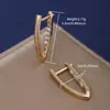 Pendientes Xuping de Estilo Ruso Minimalista en Forma de V con Acabado de Alta Gama, Pinzas para Orejas Transfronterizas Europeas y Americanas de Lujo Ligero, Pendientes de Nicho para Mujeres al por Mayor