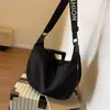 Bolsa de día impermeable de tela de alta venta para viajes para mujer 2026 Nuevo estilo coreano Bolsa de bola de masa de tela Oxford Bolso cruzado versátil para Instagram