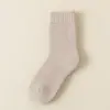 Meias de Lã Femininas para Outono e Inverno, Meias Grossas e Quentes de Cano Médio, Meias de Chão Felpudas em Malha Fio, Meias de Dormir Caneladas de Alta Elasticidade