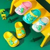 Zapatos de agujeros para niños bebé dibujos animados niños dinosaurio Niñas lindos antideslizantes punta de los pies sandalias de suela blanda verano venta al por mayor