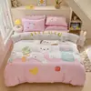 2026 Nuevo Juego de Funda Nórdica, Sábana Plana, Sábana Ajustable y Faldón de Cama Estilo Cinnamoroll de Sanrio para Niños, Juego de Tres o Cuatro Piezas