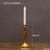Adorno de candelabro de hierro forjado estilo europeo vintage, adecuado para comedor en casa, cena romántica a la luz de las velas, base de candelabro francés de tres cabezas
