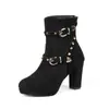 Botas de moda de inverno 2026 com rebite tamanho grande salto alto novo salto grosso fivela de comércio exterior estilo europeu e americano botas curtas emagrecedoras para mulheres