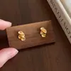 Nuevos Pendientes Irregulares Plegados Flor de Crema Diseño de Nicho Mate Tamaño Pequeño Pendientes de Moda Elegantes de Lujo Versátiles