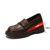 Cuero Genuino Estilo Británico Zapatos Pequeños de Cuero para Mujer Zapatos de Suela Gruesa Planos Negro Mocasines Retro Zapatos de Trabajo Versátiles Tacón Medio Profesionales