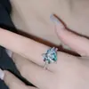 Anel Versa Niche Design Presente para Namorada Anel Aquamarina Topa de Imitação Banhado a 18K em Formato de Coração 3.0Ct Anel Brilhante