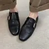 Mocasines Retro Brogue de Punta Cuadrada para Mujer, Otoño 2026 Nuevos Zapatos Versátiles de Cuero Negro con Hebilla y Borlas