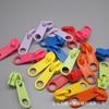Spot atacado 3 # nylon resina slider cor plástico zipper cabeça 5 resina slider bagagem zipper