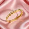 Pulsera de Acero de Titanio Lele Jewelry para Mujer, Broche de Corazón Transfronterizo para Commuter, Elegante Accesorio para la Mano, Joyería de Acero Inoxidable para Mujer, Para Apilar