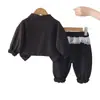 Conjunto de Roupa para Meninas Primavera e Outono, Novo Elegante Bebê Menina Renda Versátil Casual Estilo Pequeno Chanel Conjunto de Duas Peças