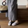 Estilo Novo Primavera 2026 Bico Redondo Camurça Couro Genuíno Solado Macio Slip-On Loafers Casuais para Exterior para Mulheres com Cadarço Solas Planas