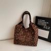 Bolso Leopardo Super Caliente Bolso Tote de Moda de Gran Capacidad Bolso de Hombro de Moda Nuevo para Mujer Otoño e Invierno 2025