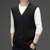 Colete de outono e inverno para homens jovens e de meia-idade, forrado com fleece, espessado, macio, amigável à pele, colete de inverno quente, colete com bolso para o pai