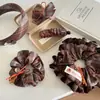 Nuevo Scrunchie de Color Café Estilo Universitario Otoño Japonés Versátil para Cola de Caballo de Niña Accesorio para el Cabello