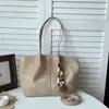 Bolsa tote retrô transfronteiriça para mulheres, nova coleção 2026, grande capacidade, design listrado, uso diário, estilo único, bolsa de ombro