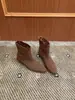 []Outono/Inverno 2026 Novo Salto Baixo Salto Grosso Elegante Moda Francesa Bico Quadrado Botas de Cano Curto em Camurça Uso Dupla Face