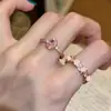 Anel de Diamante Imitação de Ovo de Pombo Rosa Novo Modelo 2026 Anel de Design Simples Nicho Personalizado Anel de Diamante Rosa