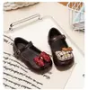 Zapatos de princesa para niñas, nueva colección otoño 2026, zapatos planos lindos de dibujos animados estilo coreano, zapatos de cuero de suela suave y punta poco profunda para bebés, modernos