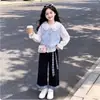 Atuendo otoñal dulce y sencillo para niñas: Chaleco dulce estilo coreano, camisa con cuello de muñeca y pantalones largos de retazos a cuadros retro - un conjunto de tres piezas
