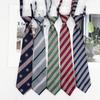 Corbata de mano con rayas rojas, cian, doradas y rojas, estilo informal vintage, combinable con todo, estilo universitario, estilo Jk