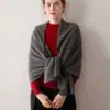 Bufanda de Punto 100% Cachemir Nueva para Otoño e Invierno 2025 Color Sólido Calada Suave Cera Versátil Chal para el Cuello